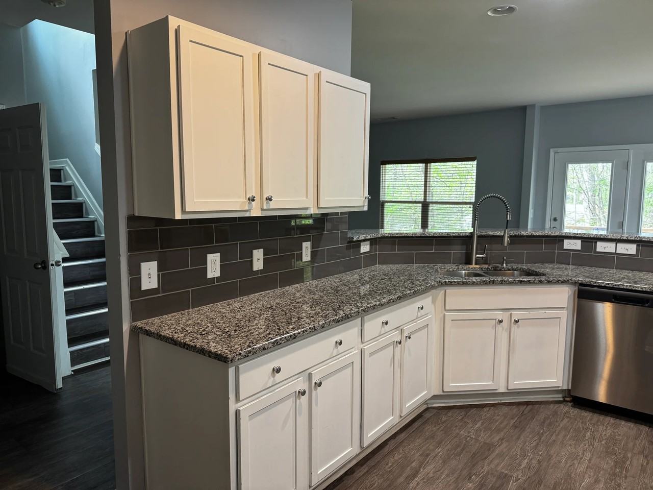 234 Brookhaven Ct - Photo 5 of 18