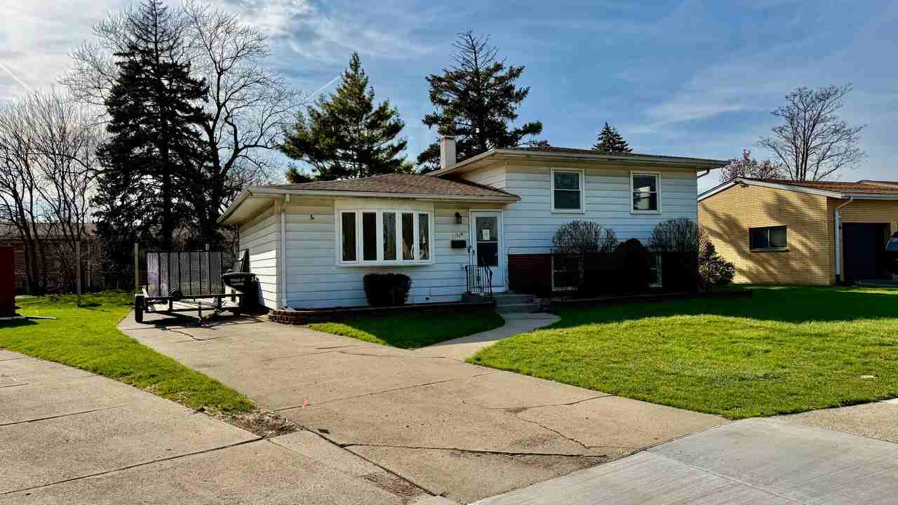 17526 Shirley Dr - Photo 2 of 17