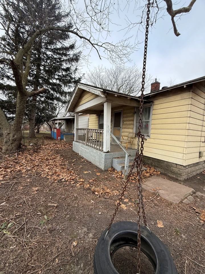 1028 E Garfield Ave - Photo 3 of 16