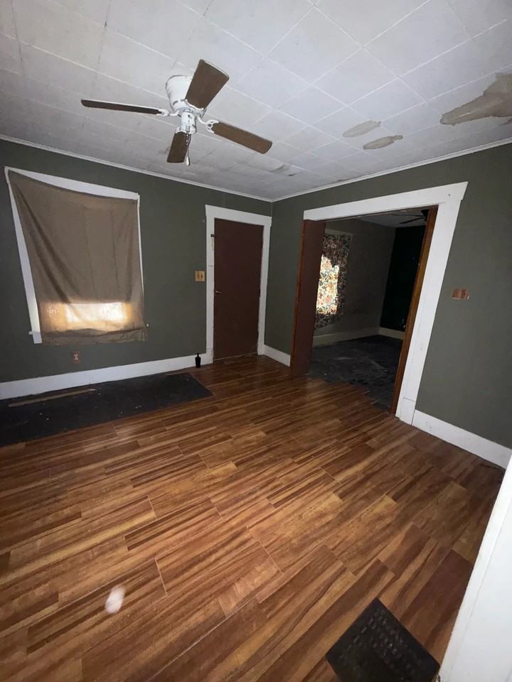 1028 E Garfield Ave - Photo 7 of 16