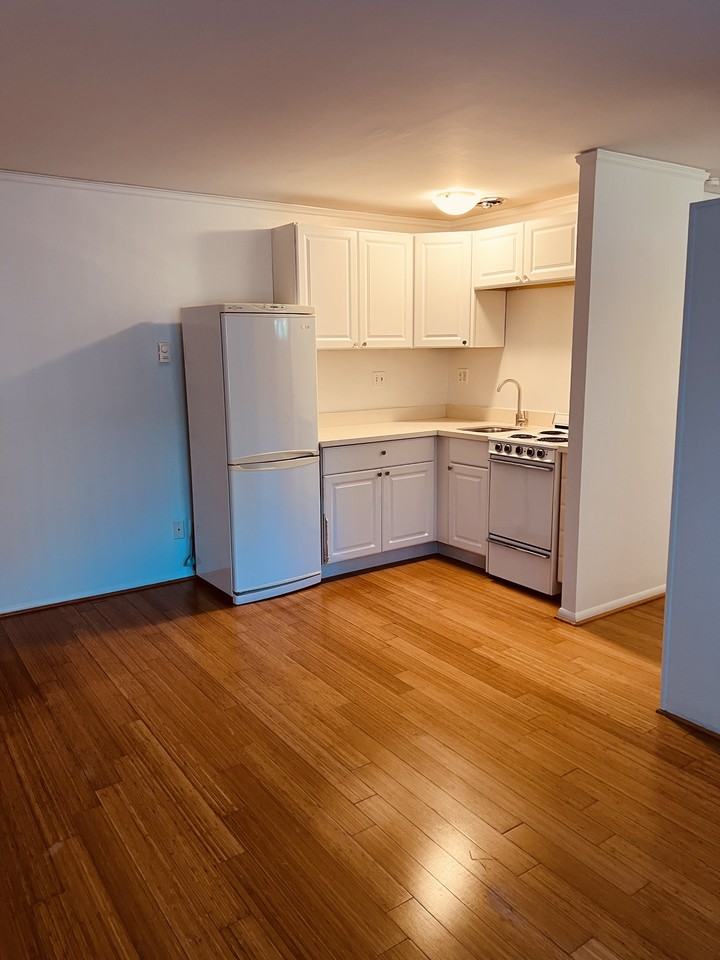 5409 Ne 65th St #1 - Photo 6 of 19