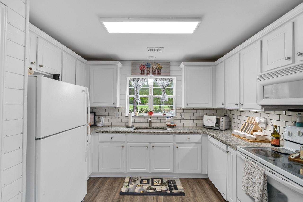 161 Barclay Dr #NA - Photo 2 of 18