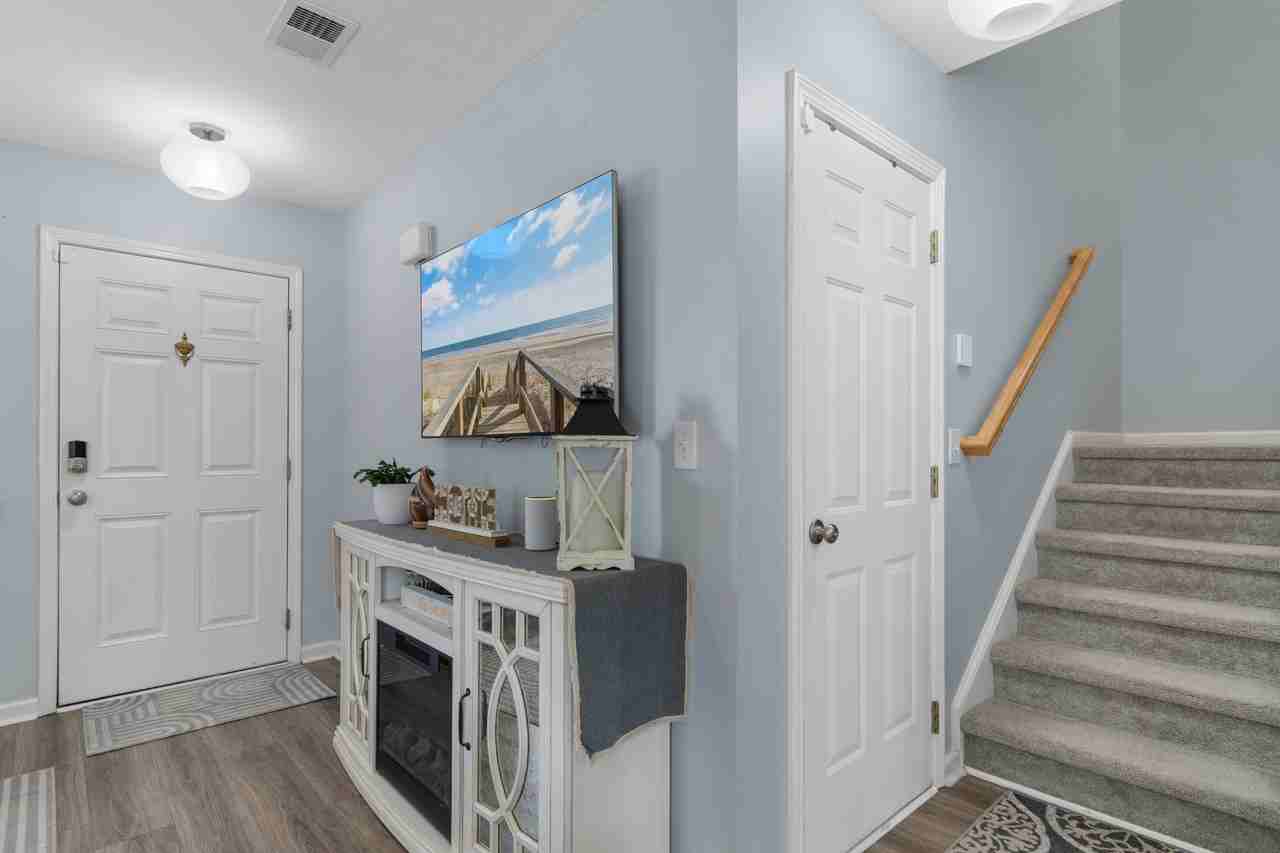 161 Barclay Dr #NA - Photo 4 of 18