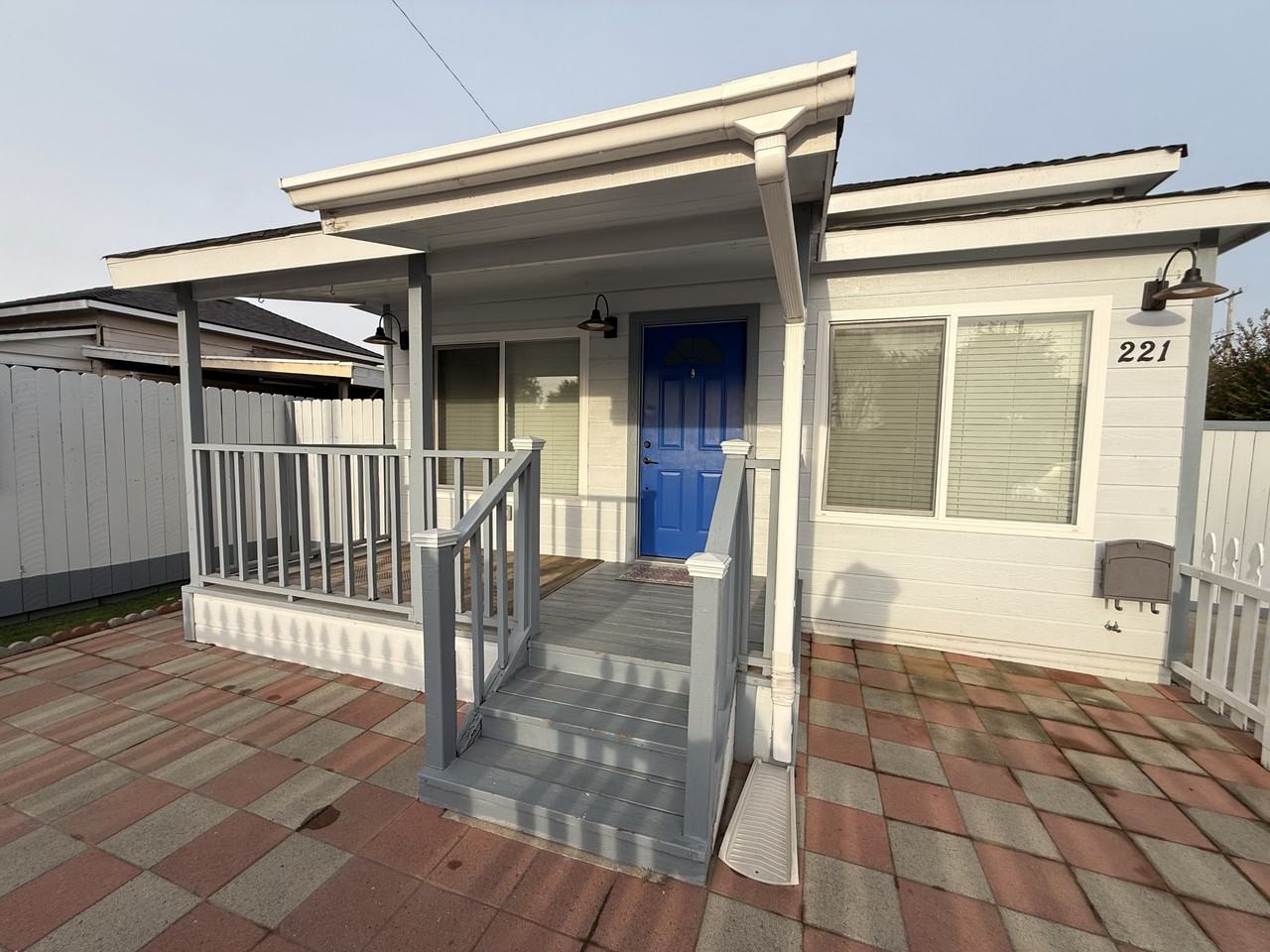 221 N F St #NA - Photo 2 of 9