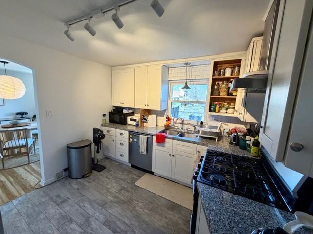 1547 Hawthorne St #NA - Photo 4 of 17