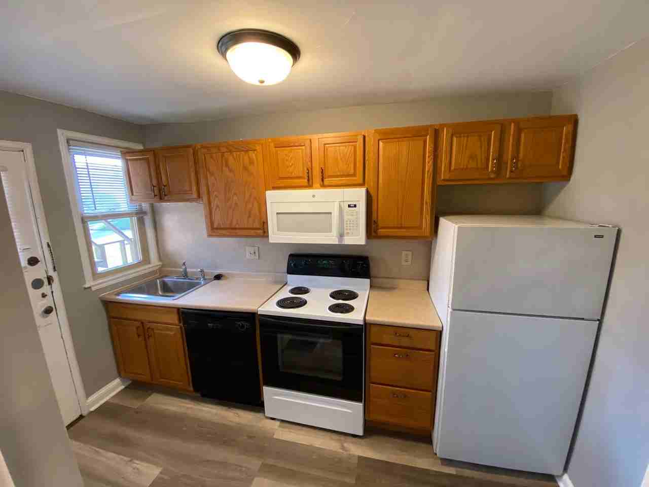 1558 Northwest Blvd #2 - Photo 3 of 9