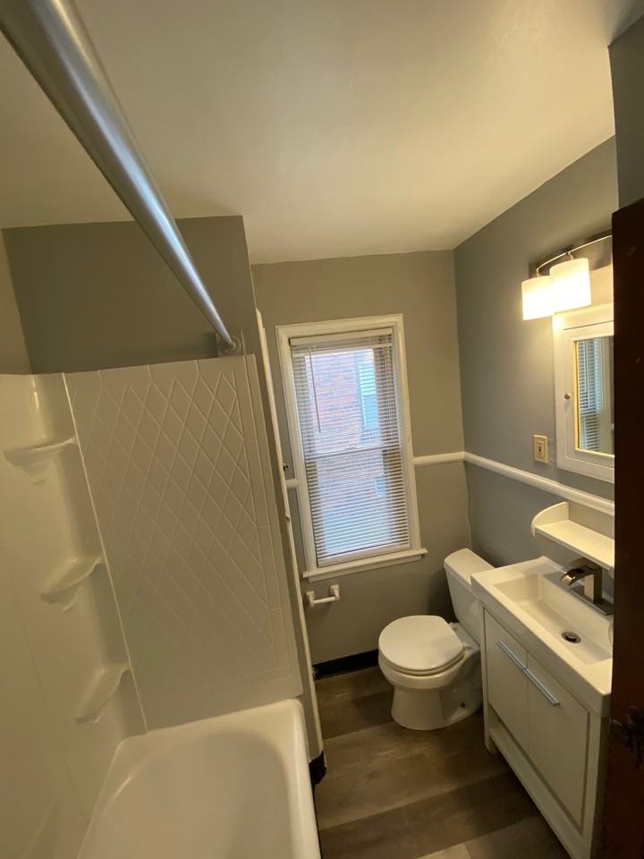 1558 Northwest Blvd #2 - Photo 4 of 9