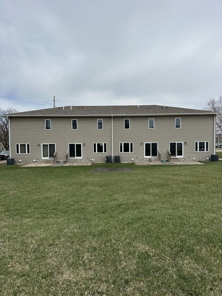 1020 S 32nd St #1024 - Photo 2 of 30