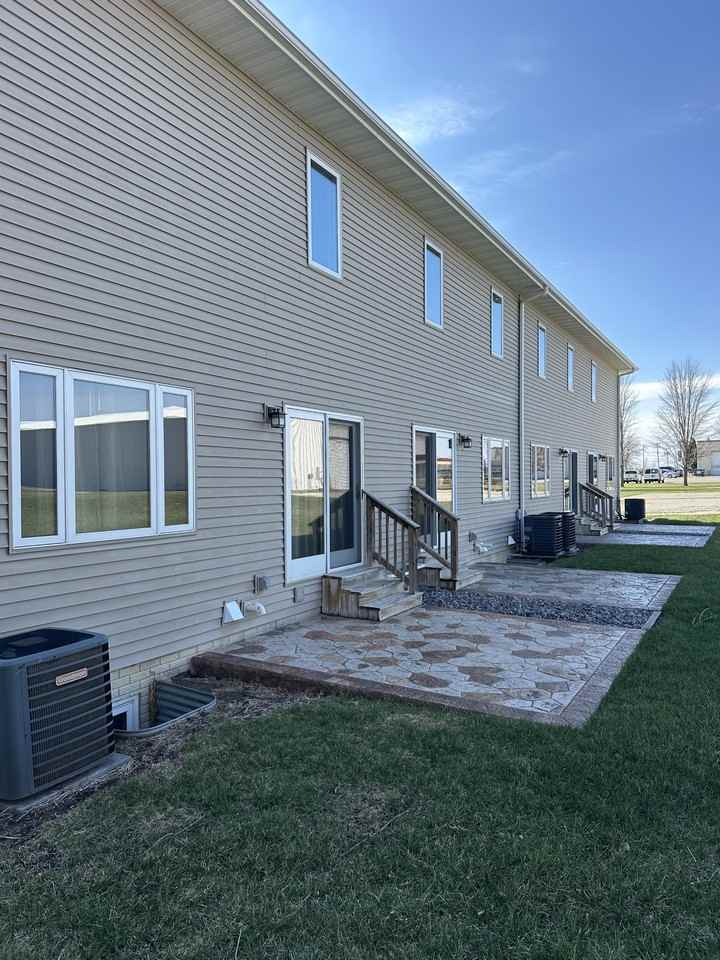 1020 S 32nd St #1024 - Photo 3 of 30