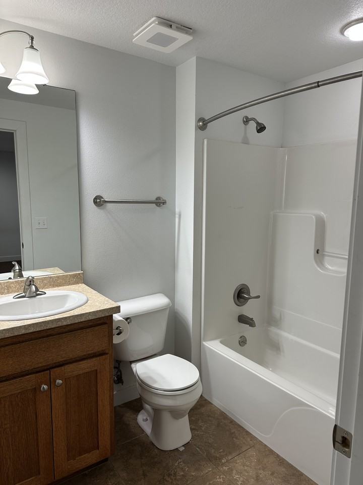 1020 S 32nd St #1024 - Photo 4 of 30