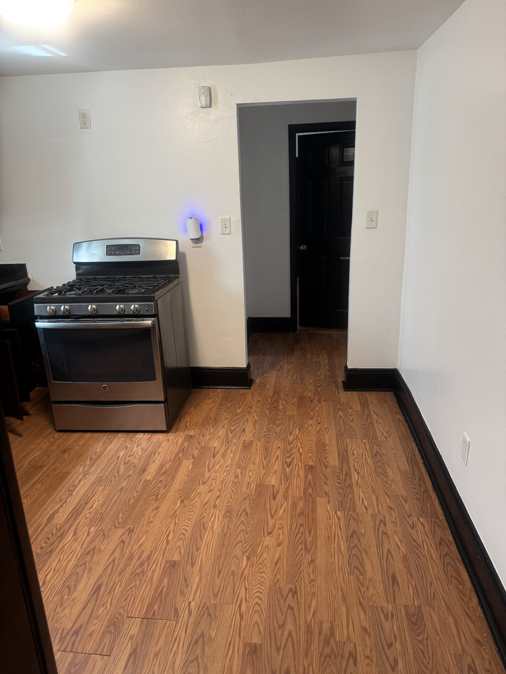 2916 1st St #NA - Photo 3 of 10