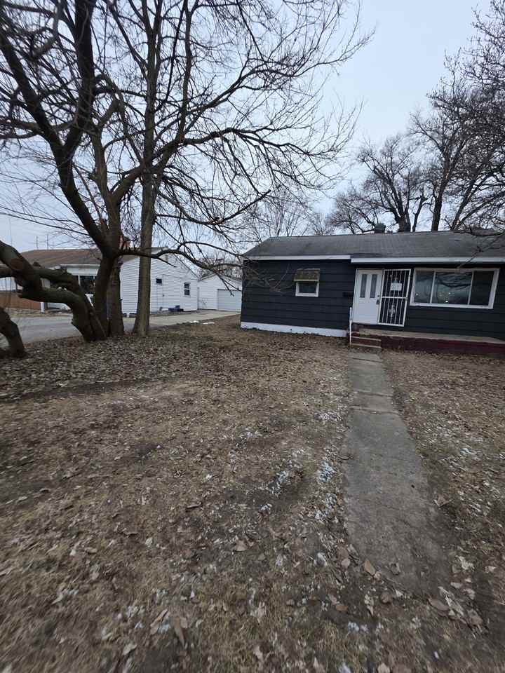 1345 N Fairview Ave #NA - Photo 2 of 37