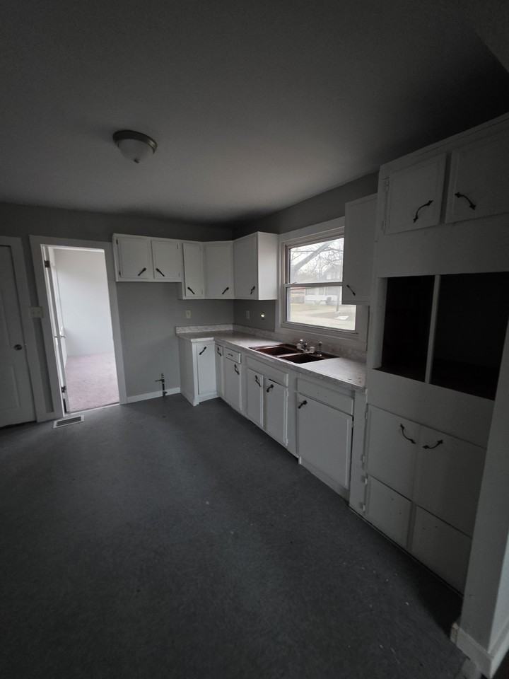 1345 N Fairview Ave #NA - Photo 6 of 37