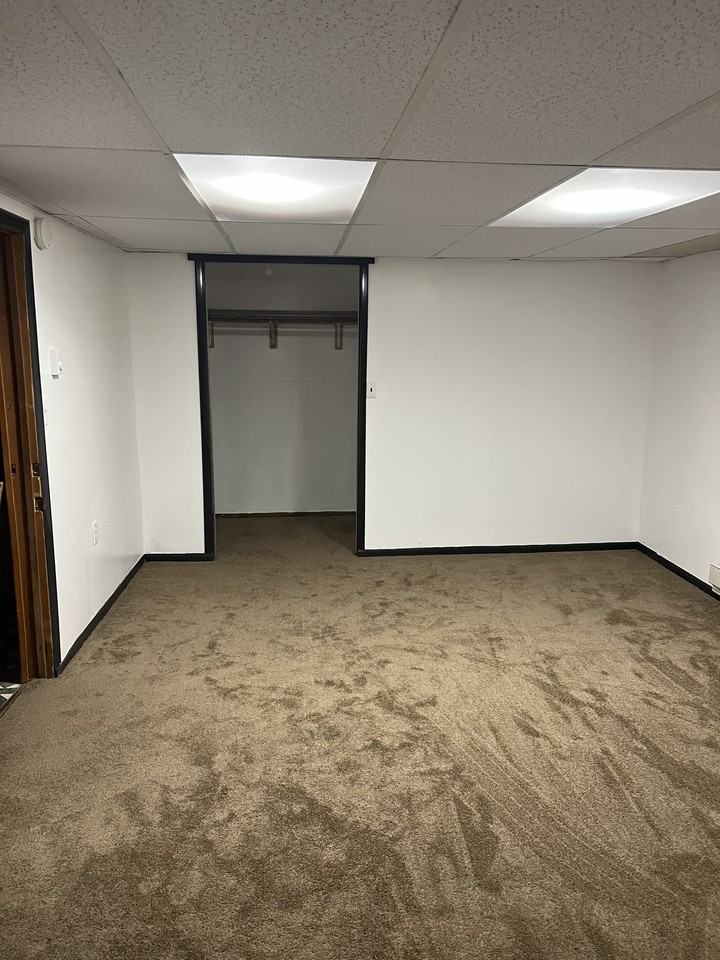 4702 N 44th St - Photo 6 of 9