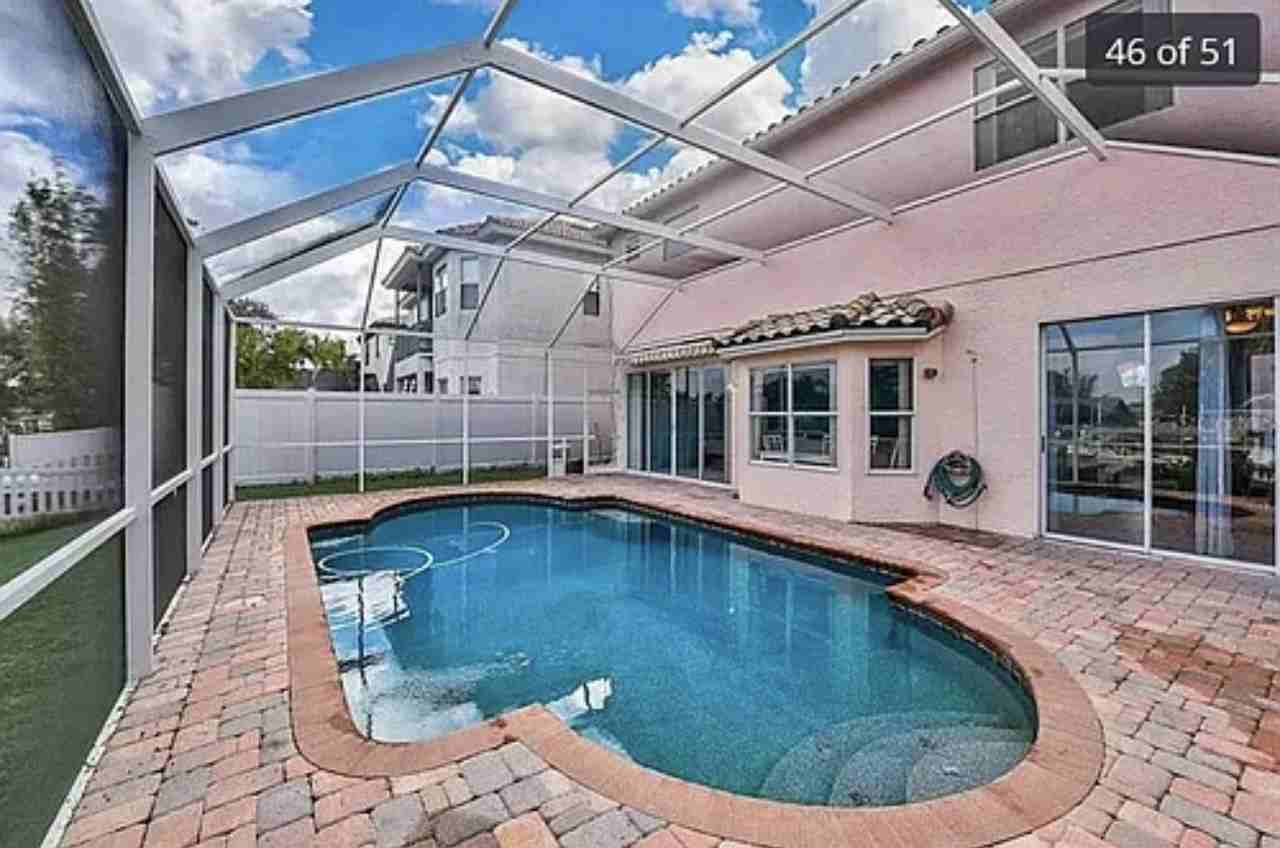 10621 Hatteras Dr #NA - Photo 2 of 13