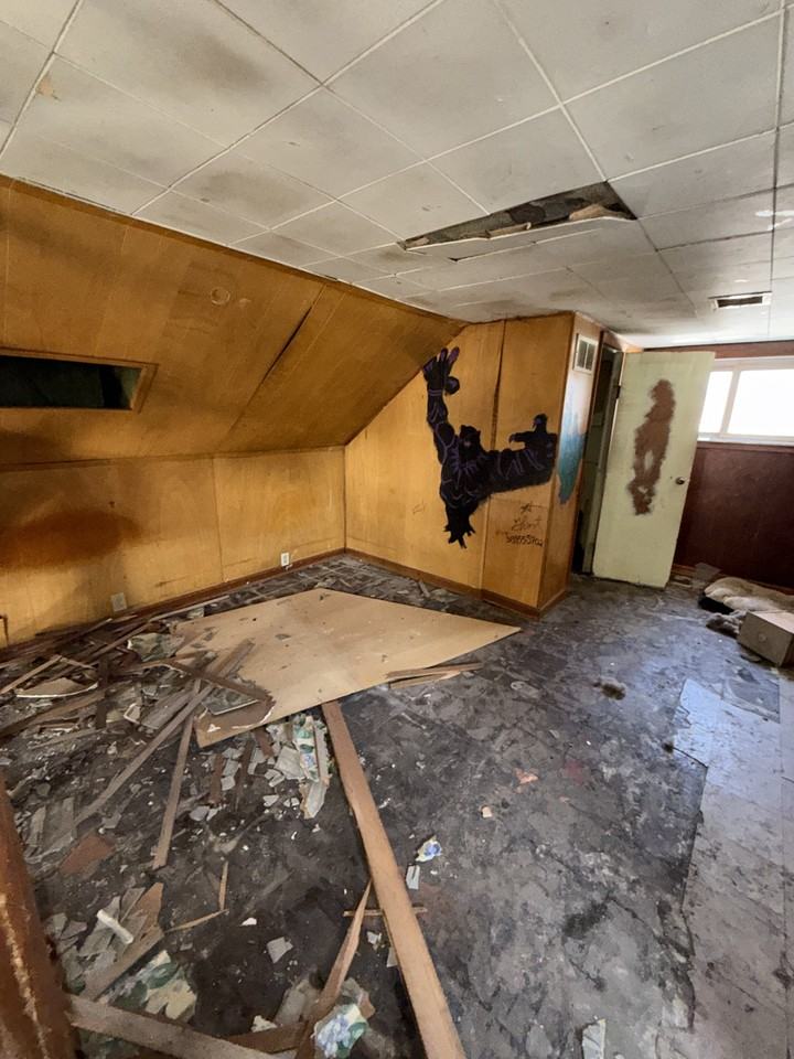 912 Waldman Ave #NA - Photo 2 of 9