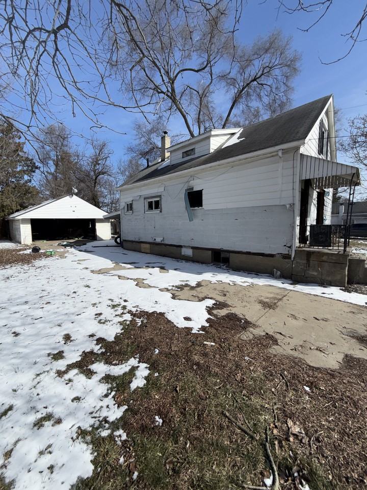 912 Waldman Ave #NA - Photo 3 of 9