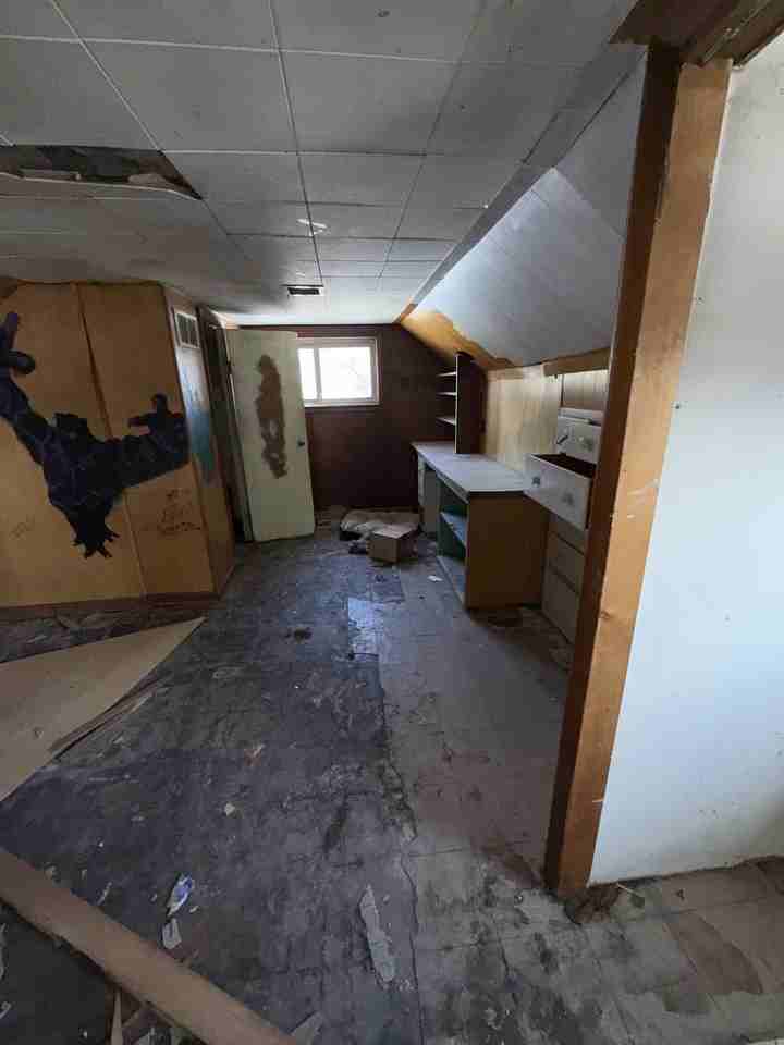 912 Waldman Ave #NA - Photo 7 of 9