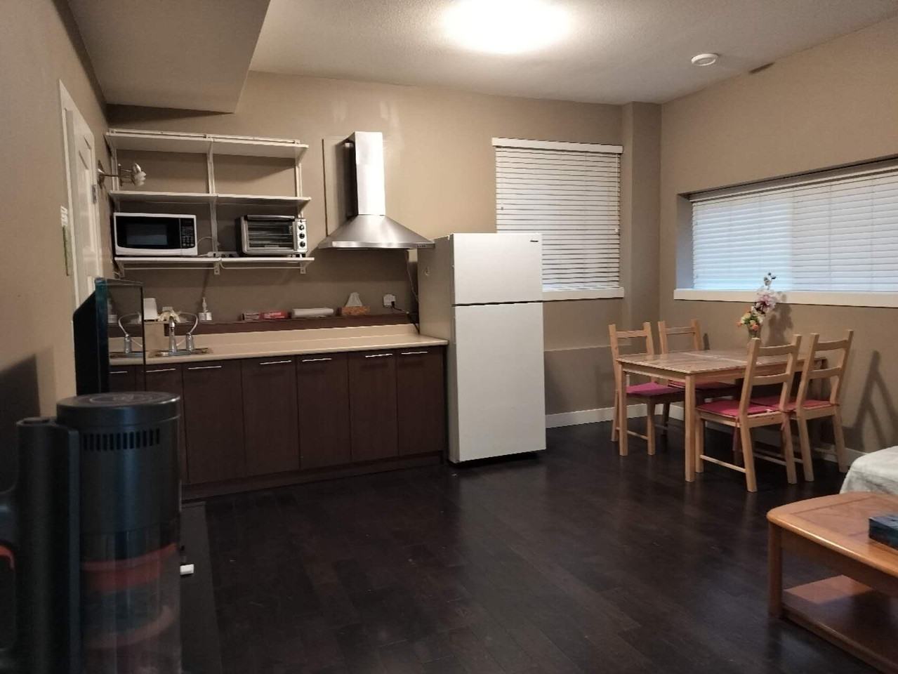 15977 26 Avenue - Photo 2 of 10