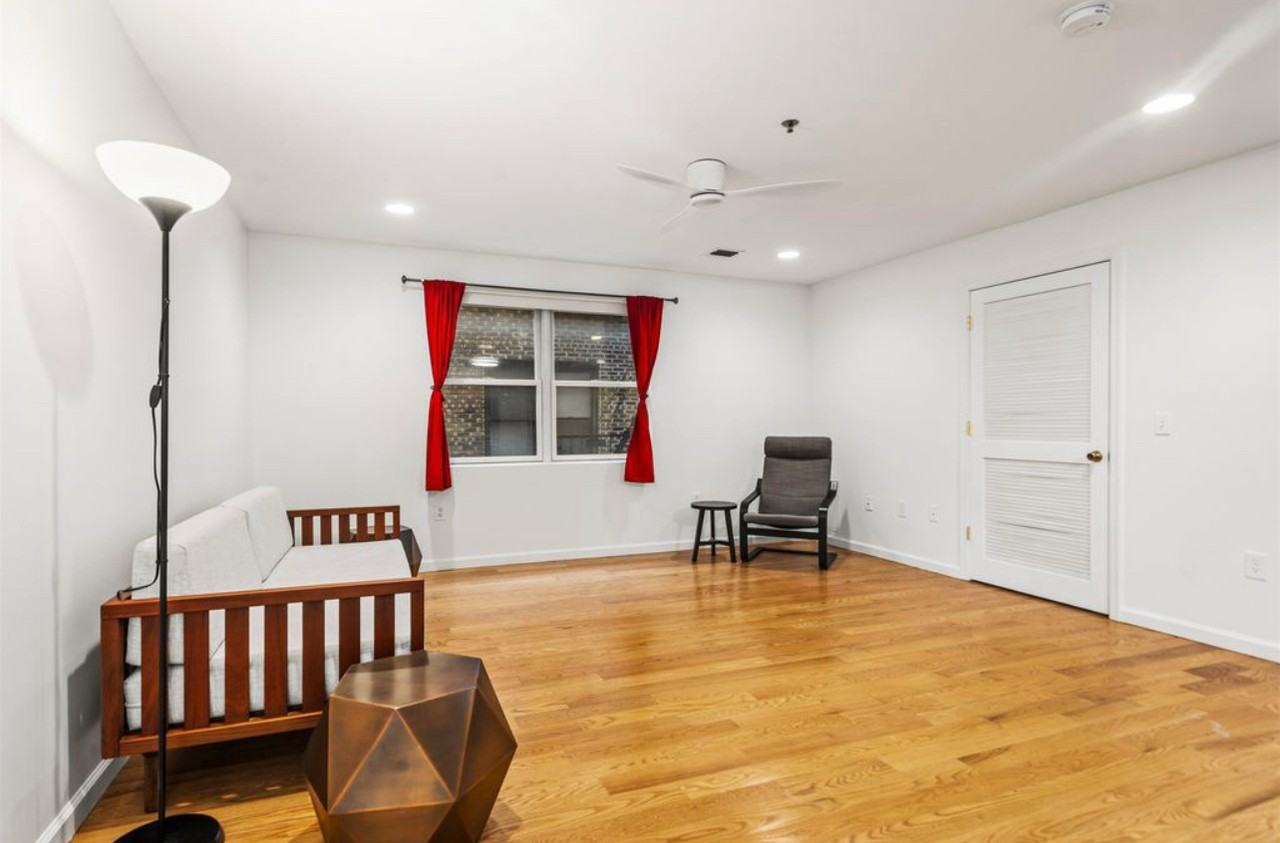 135 38th St #401 - Photo 7 of 13