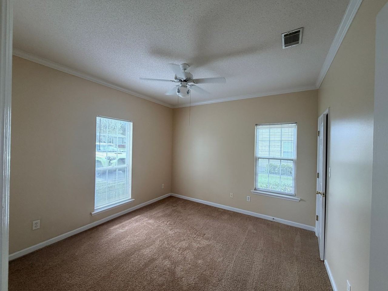 507 Roberts St #B - Photo 5 of 20