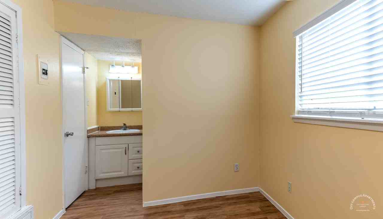 Monticello Apartments at Hyde Park - Photo 7 of 20