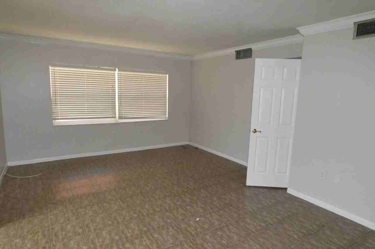 5831 8th Avenue North #206 - Photo 3 of 10