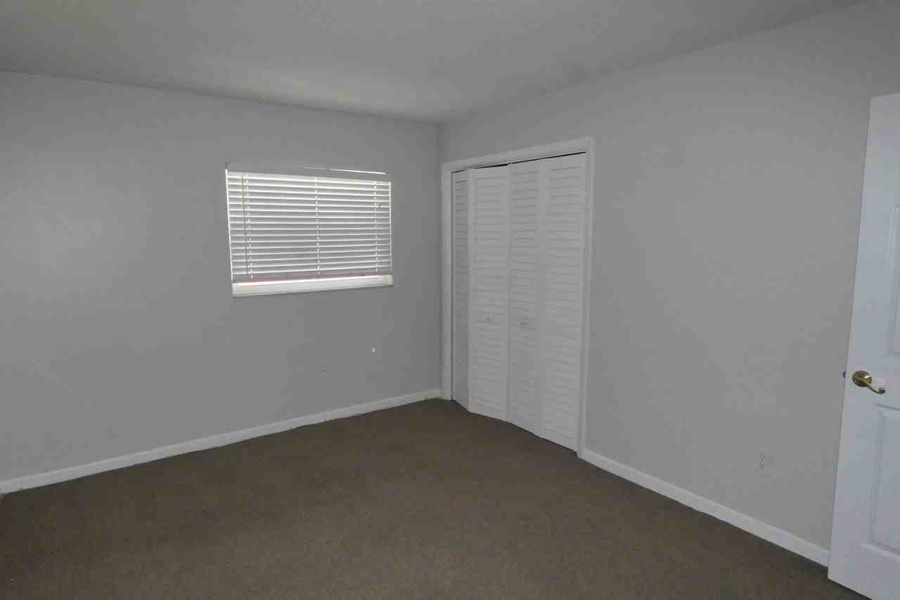 5831 8th Avenue North #206 - Photo 7 of 10