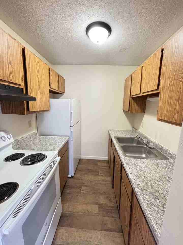 219 W Belle Ave - Photo 2 of 19