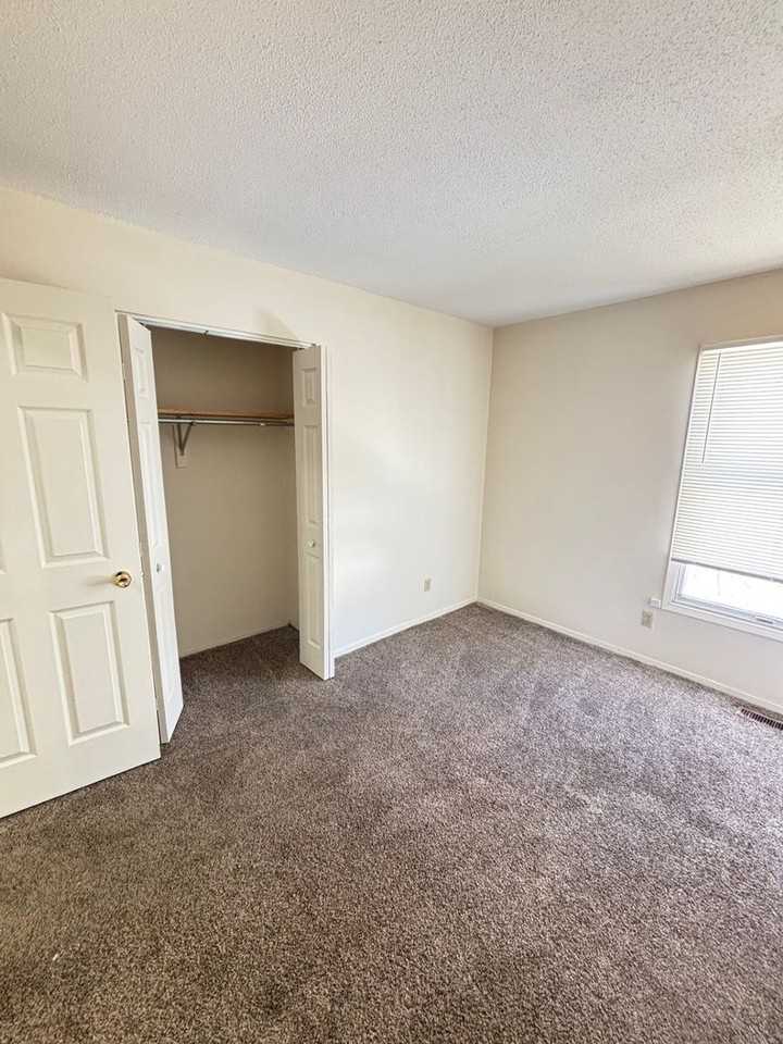 219 W Belle Ave - Photo 6 of 19