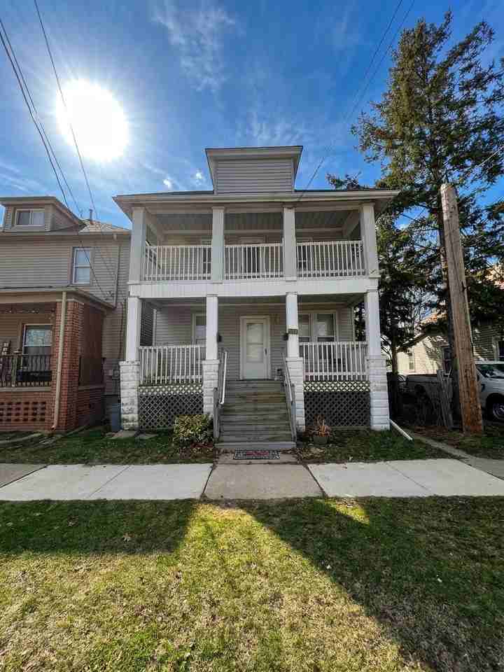3136 9th St - Photo 2 of 15