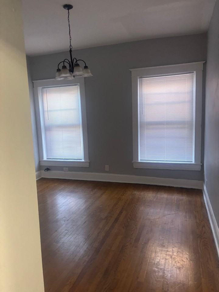 GRY - 214 - Photo 2 of 8