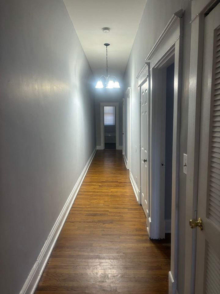 GRY - 214 - Photo 4 of 8