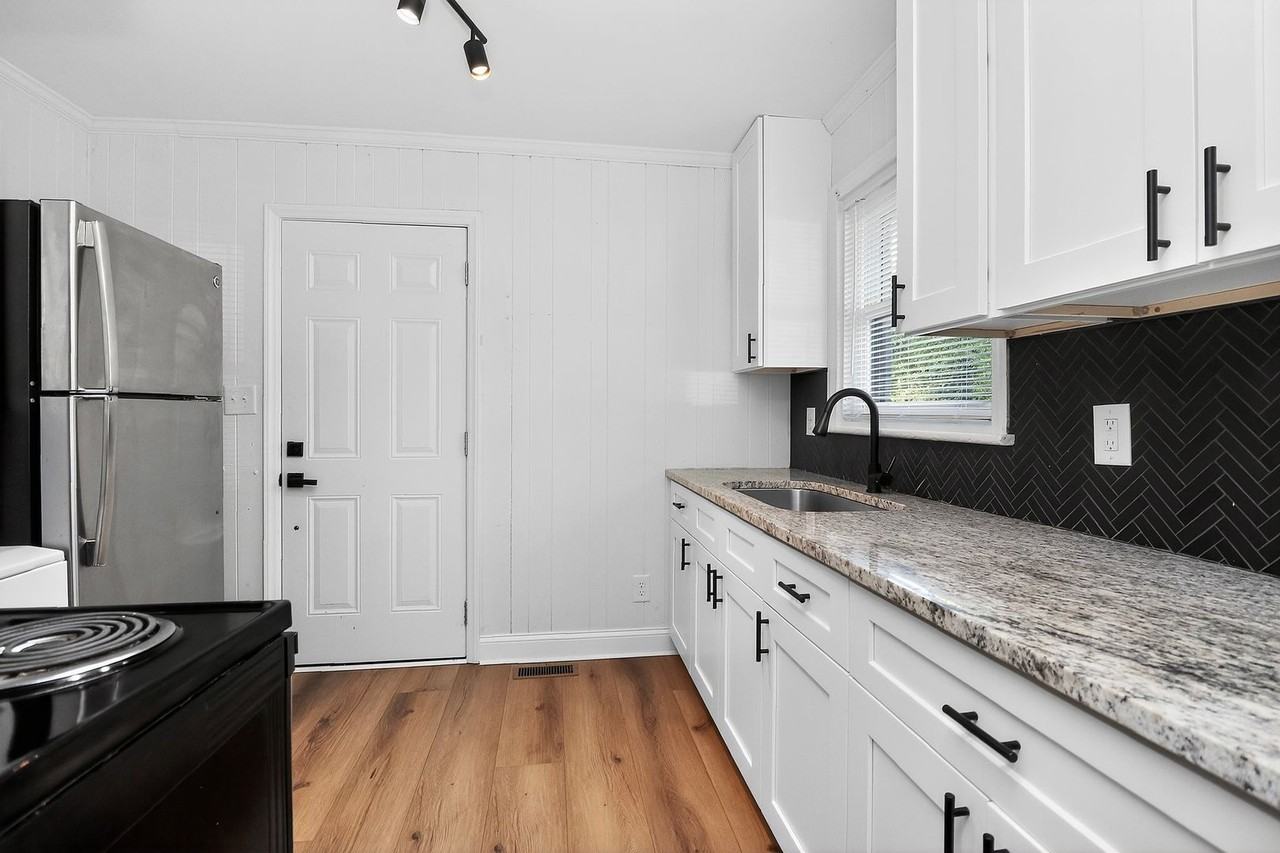 1444A Anderson St - Photo 7 of 15