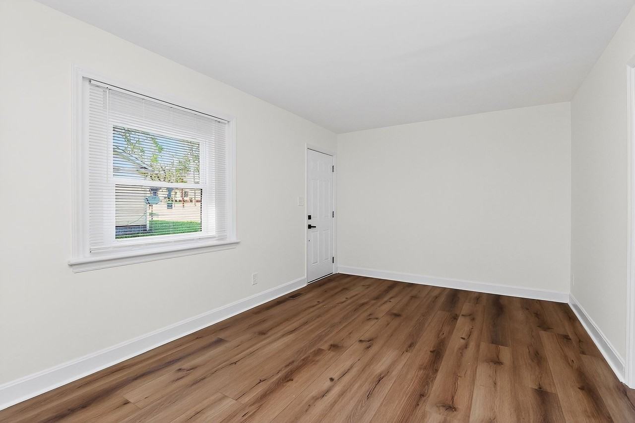 1444A Anderson St - Photo 2 of 15