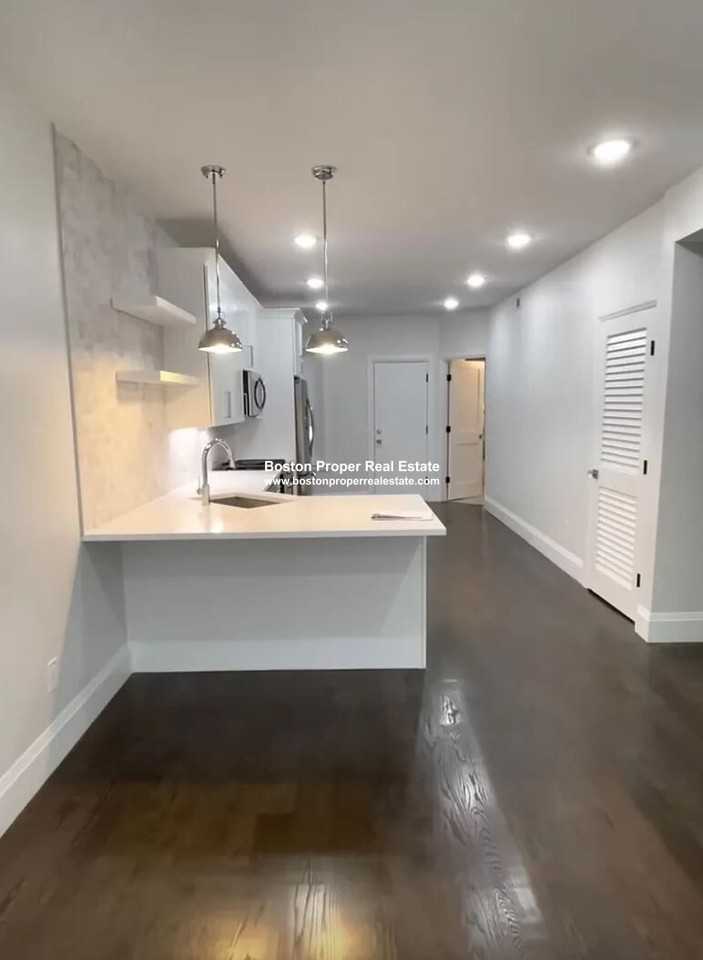 7 Strathmore Rd #1K - Photo 2 of 13