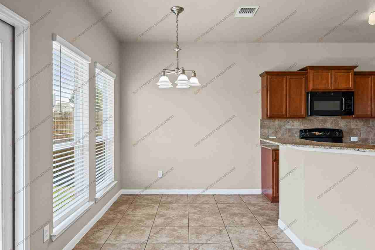 8012 Redbrush - Photo 5 of 24