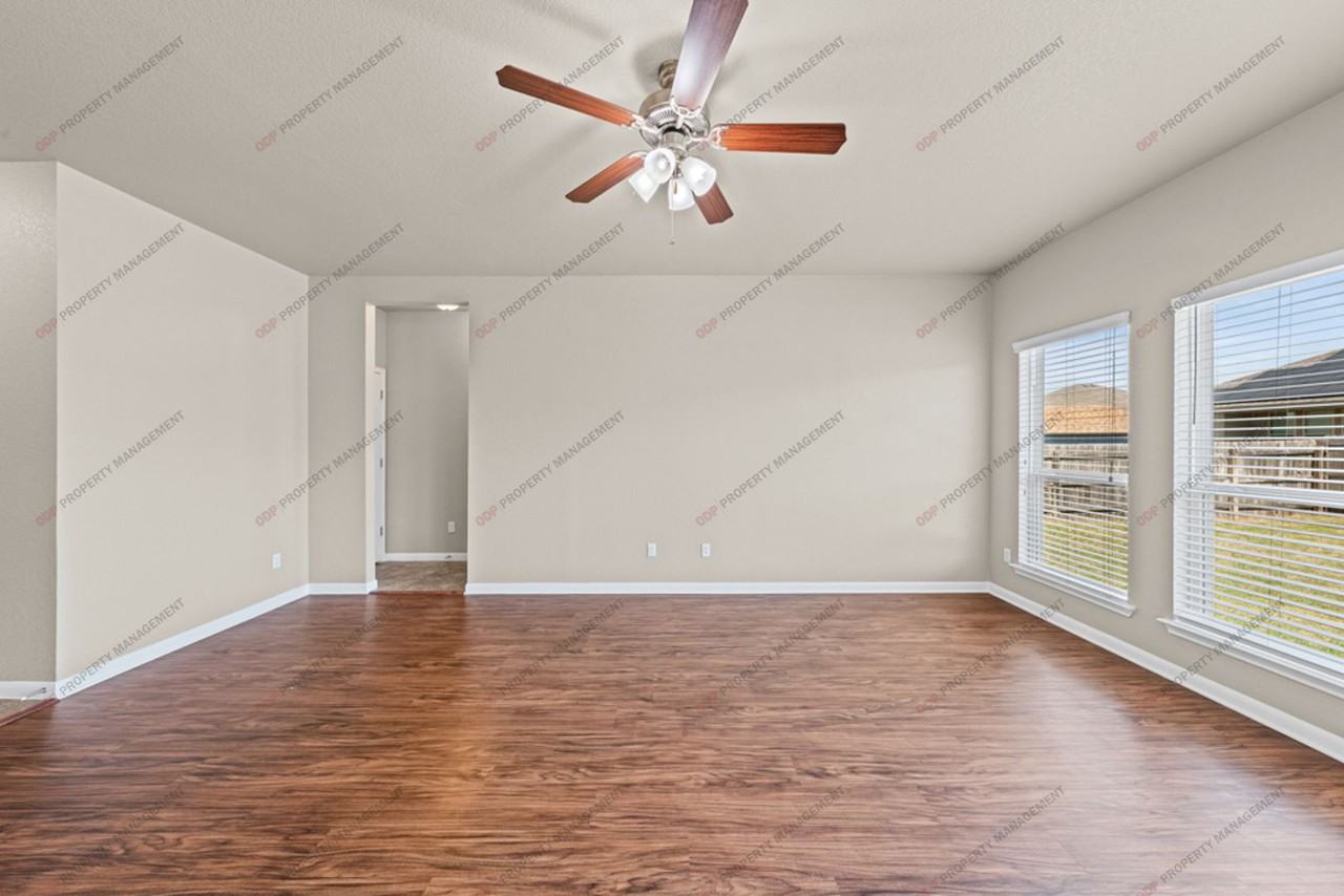 8012 Redbrush - Photo 7 of 24