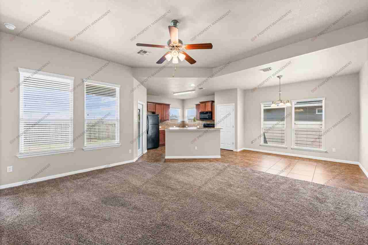 8103 Redbrush - Photo 3 of 25