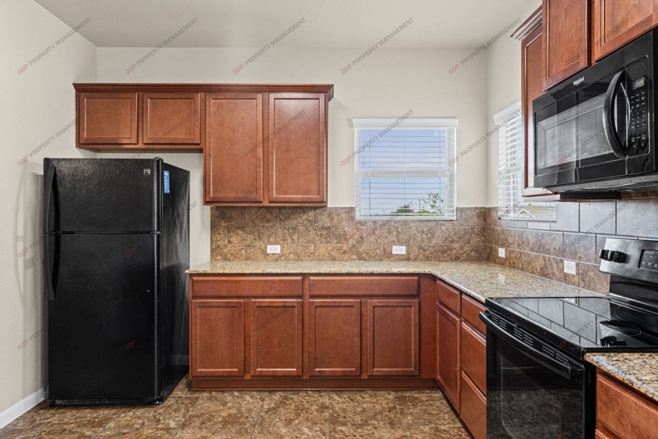 8103 Redbrush - Photo 7 of 25