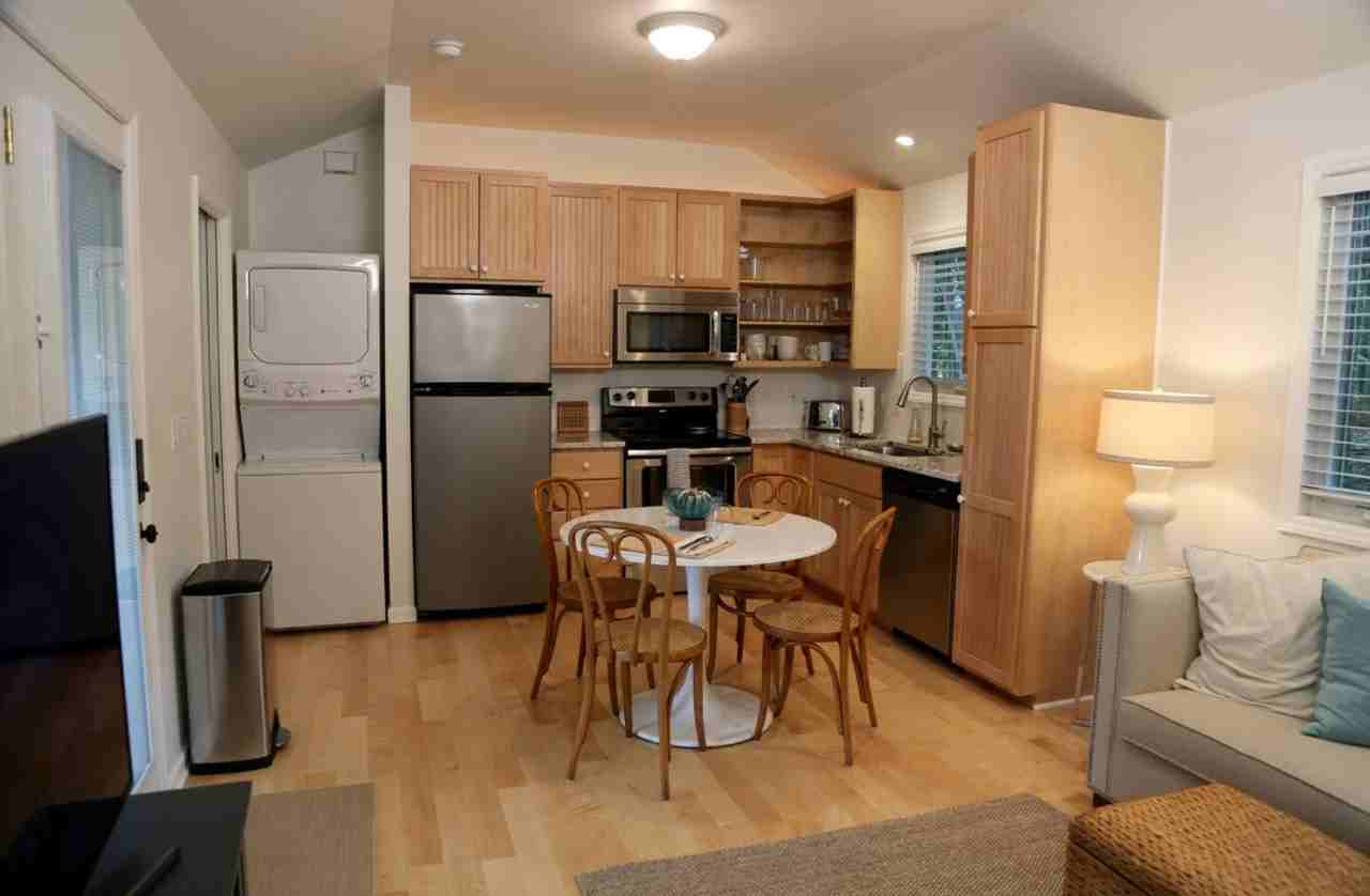 303A N Columbia St #NA - Photo 4 of 23