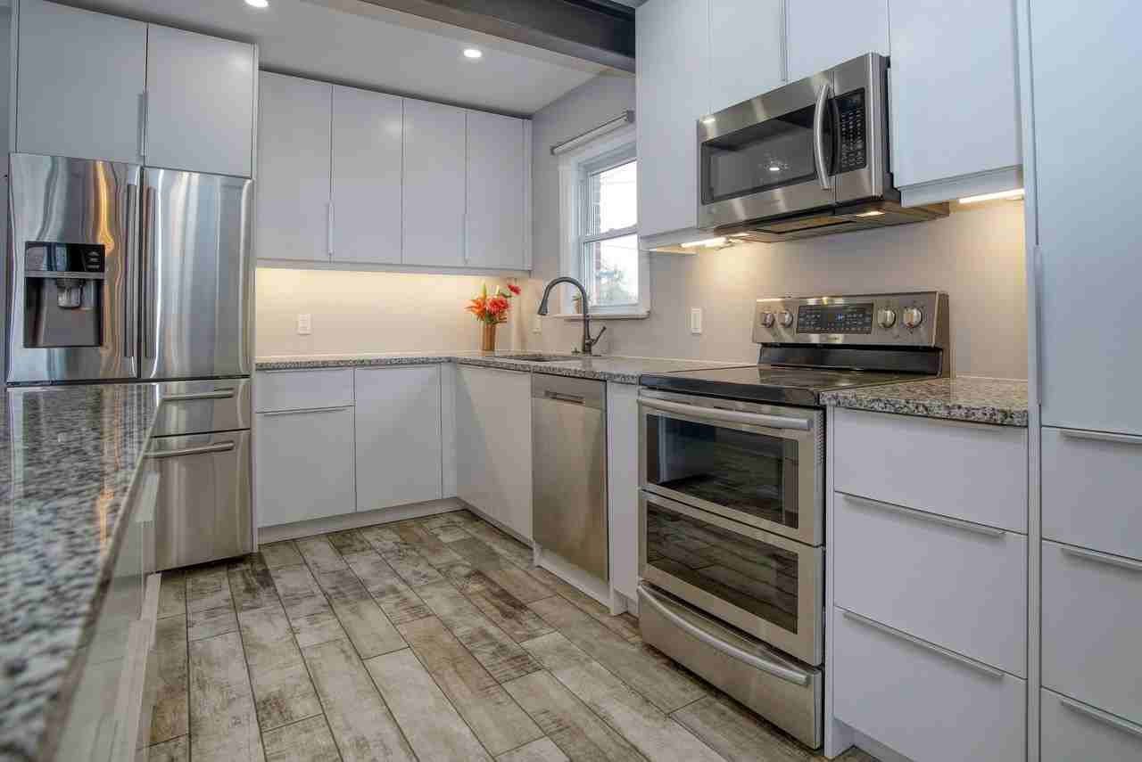 83 Belmont Avenue West - Photo 7 of 30