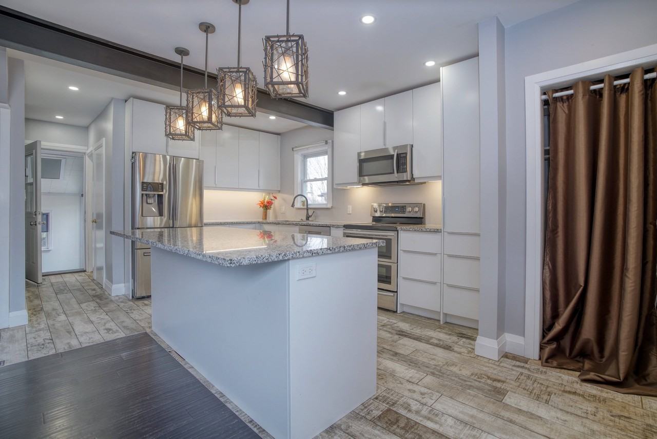 83 Belmont Avenue West - Photo 5 of 30