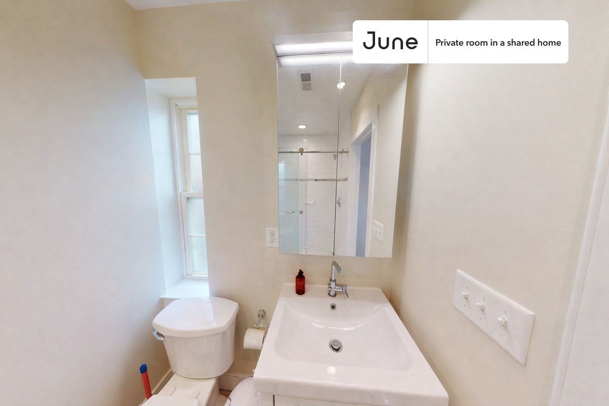 1845 Burke St Se #A - Photo 6 of 23