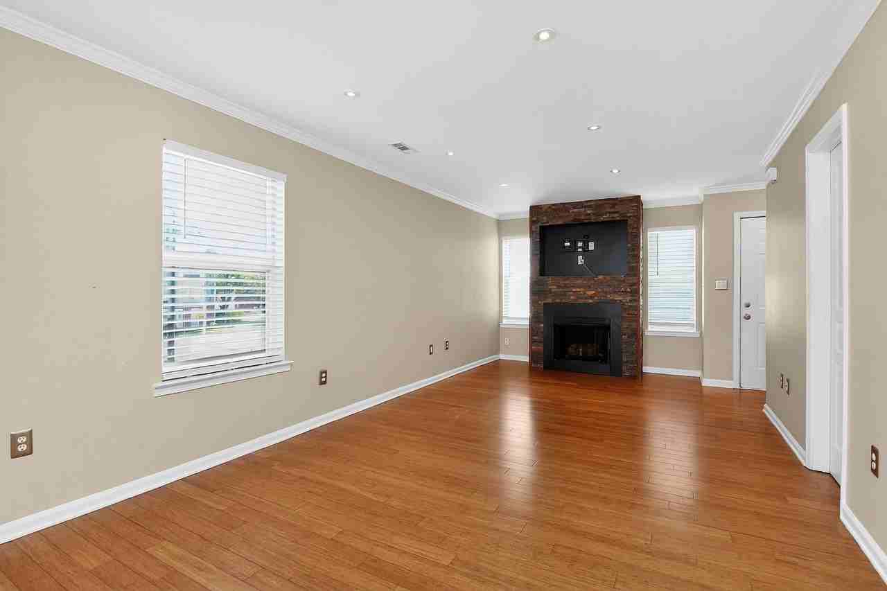 508 N Graham St - Photo 4 of 19