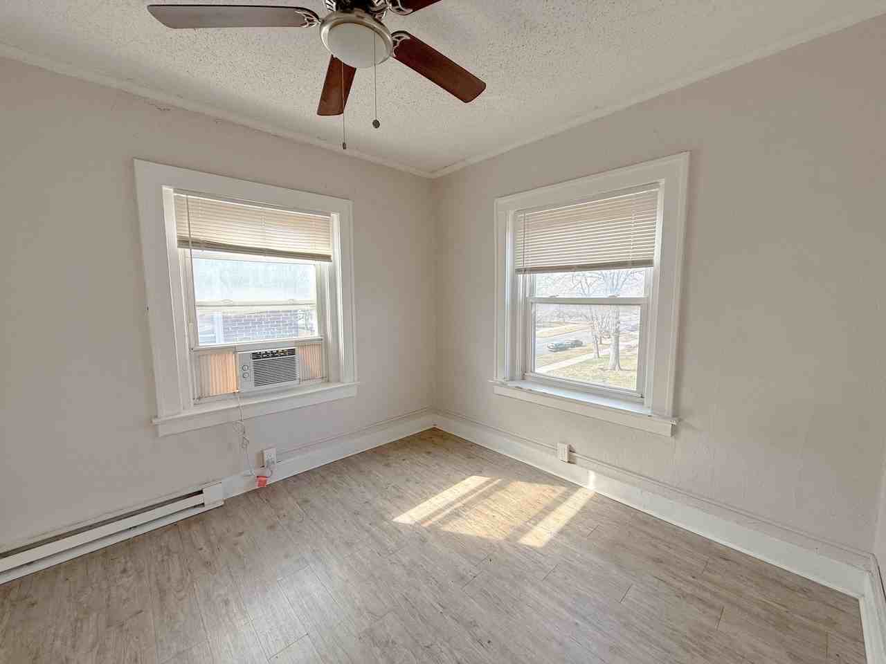 Gladstone Pointe Apartments - Photo 3 of 11