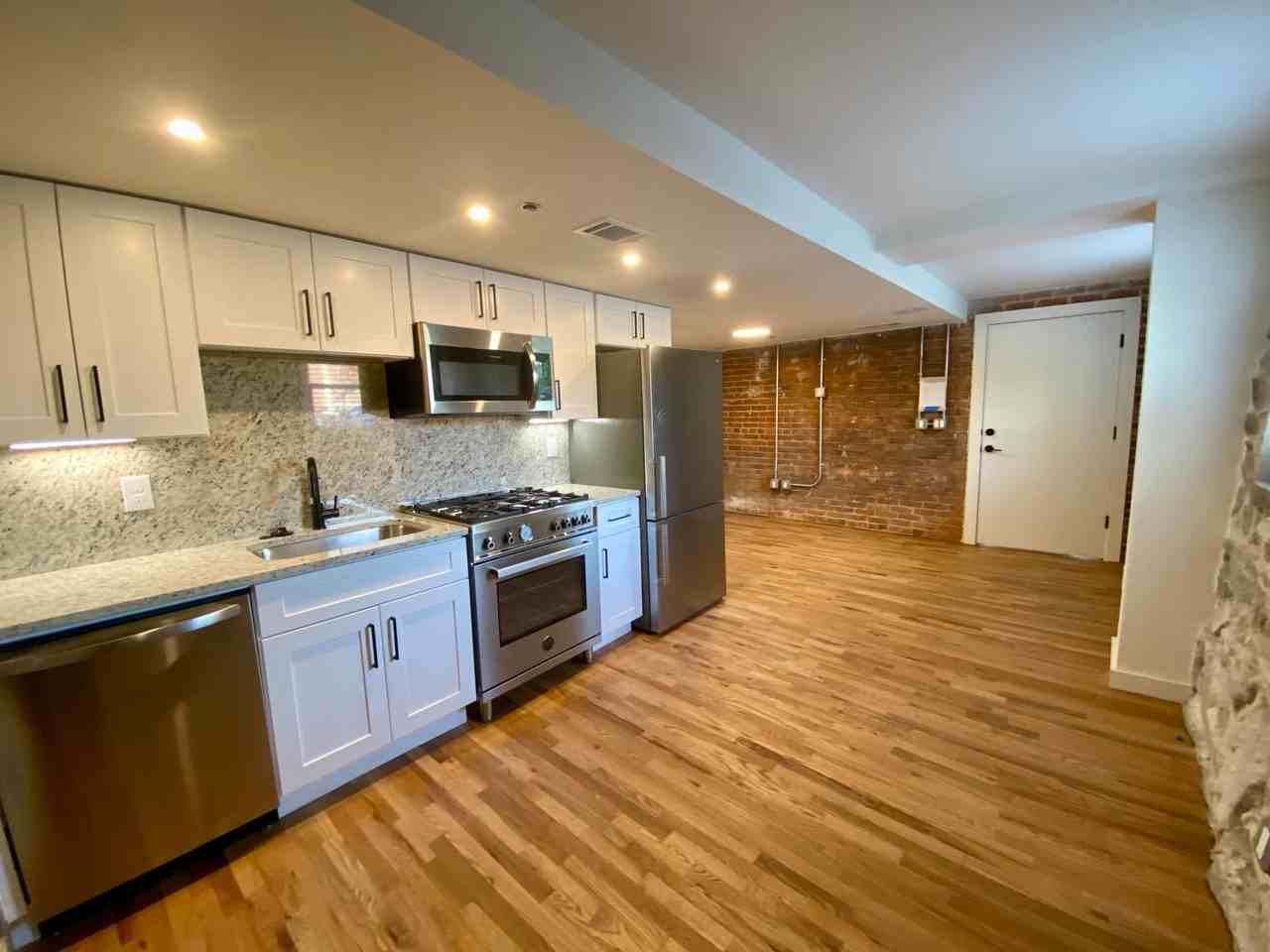 963 Ponce De Leon Ave Ne #001 - Photo 4 of 9