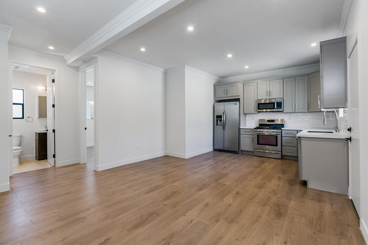 1008 Waterloo Street - Photo 4 of 11