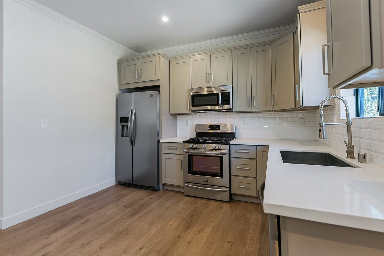 1008 Waterloo Street - Photo 2 of 11