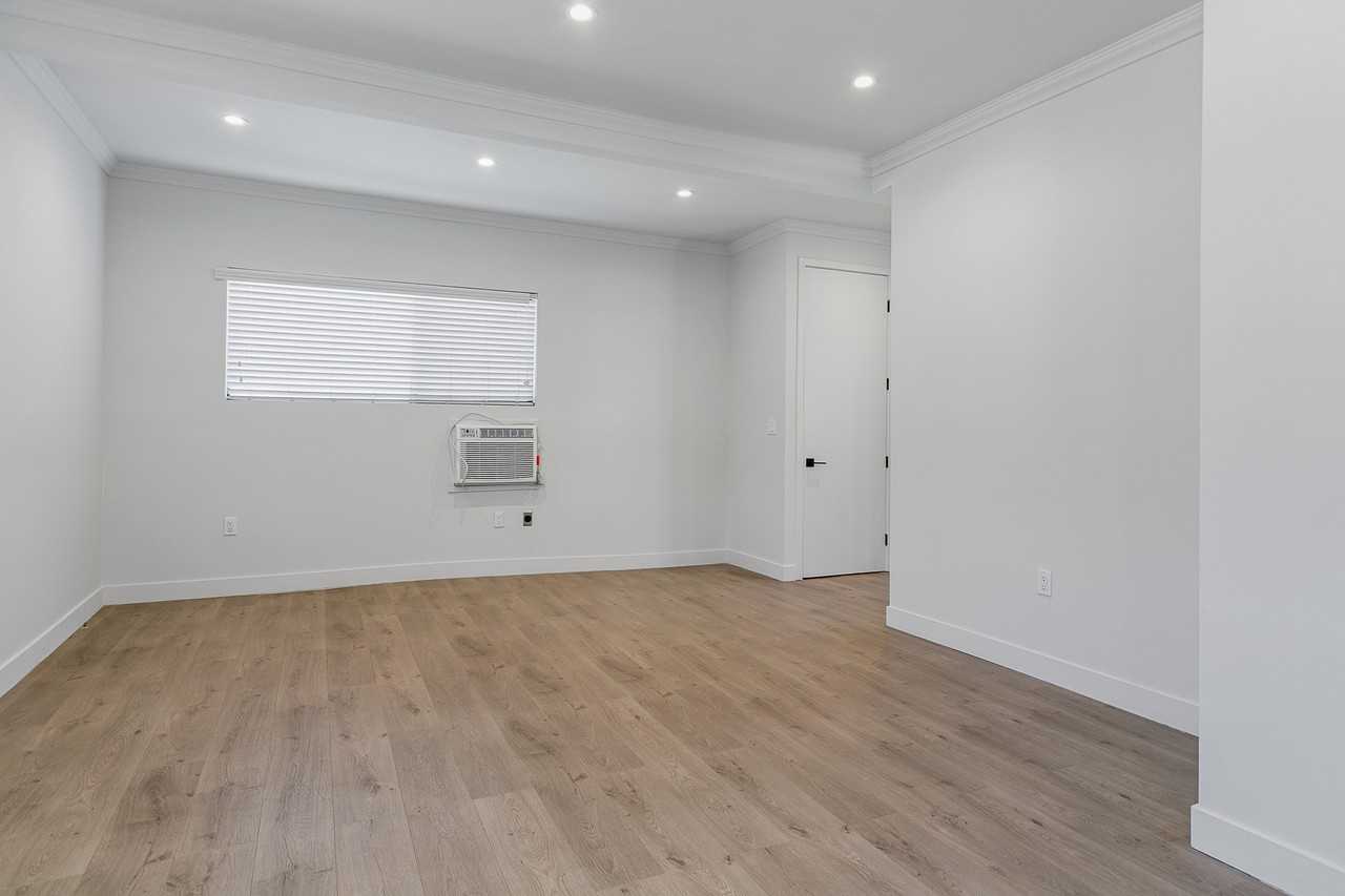 1008 Waterloo Street - Photo 6 of 11